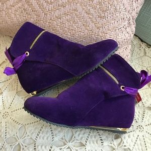 Ankle boots with ribbon ties, NWT